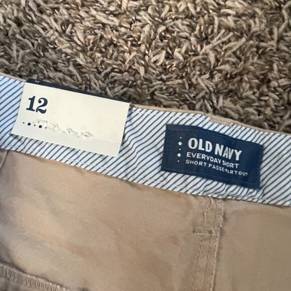 Old Navy shorts - Picture 2 of 4